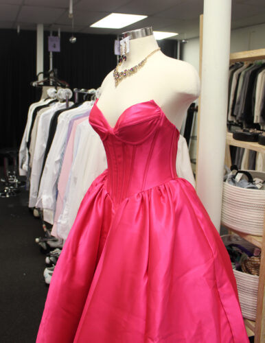 Angel Hands Charity is the newest nonprofit partner at the Azeka Shopping Center.   Now operating next to Bank of Hawaii at Azeka Makai, the nonprofit organizat